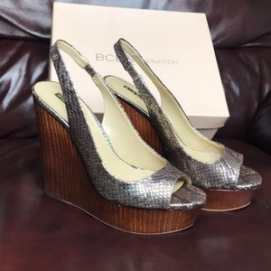 BCBG Wedge Platform